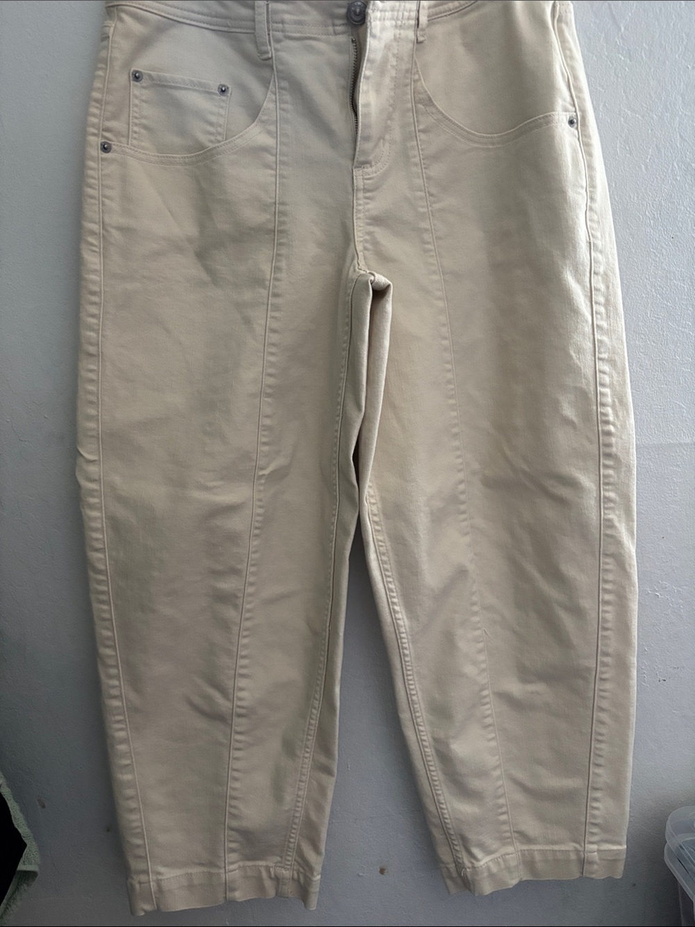 LOGO by Lori Goldstein Neutral Cream Cropped Straight Jeans